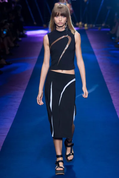 Look 19
